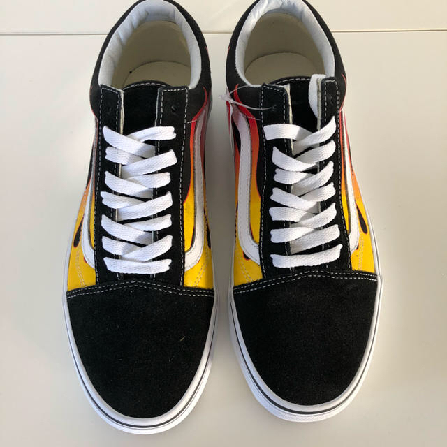 VANS(ヴァンズ)の新品 バンズ 27.0 オールドスクール フレイム Flame US9.0 メンズの靴/シューズ(スニーカー)の商品写真