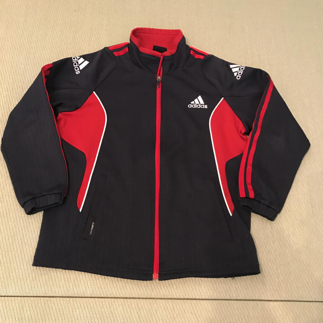 adidas(アディダス)のアディダス ジャージ130 上のみ  キッズ/ベビー/マタニティのキッズ服男の子用(90cm~)(その他)の商品写真