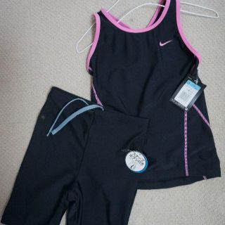 ナイキ(NIKE)のＮIKE 新品未使用　女の子　水着　１５０★ お値下げしました★(水着)