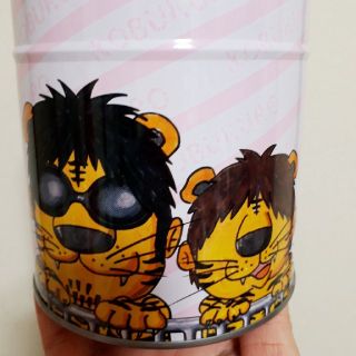 コブクロ 小渕さん作画 寅イラスト缶の通販 By レイン S Shop ラクマ コブクロ 小渕さん作画 寅イラスト缶の通販 By レイン S Shop ラクマ