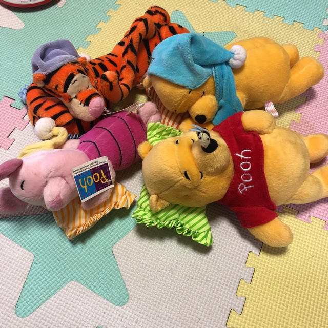 くまのプーさん(クマノプーサン)のぷーさん 寝てるシリーズ エンタメ/ホビーのおもちゃ/ぬいぐるみ(ぬいぐるみ)の商品写真