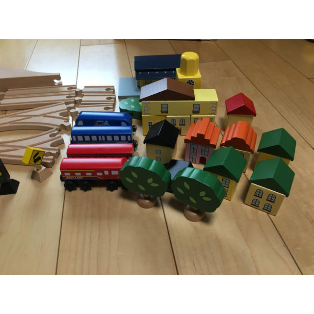BorneLund(ボーネルンド)のボーネルンド 電車セット キッズ/ベビー/マタニティのおもちゃ(電車のおもちゃ/車)の商品写真