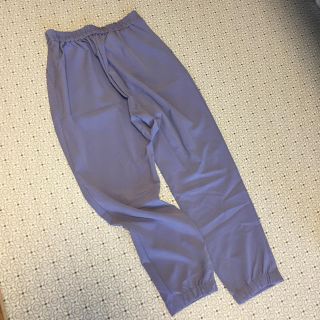 ジーユー(GU)の【GU】ブルーのパンツ👖 (カジュアルパンツ)