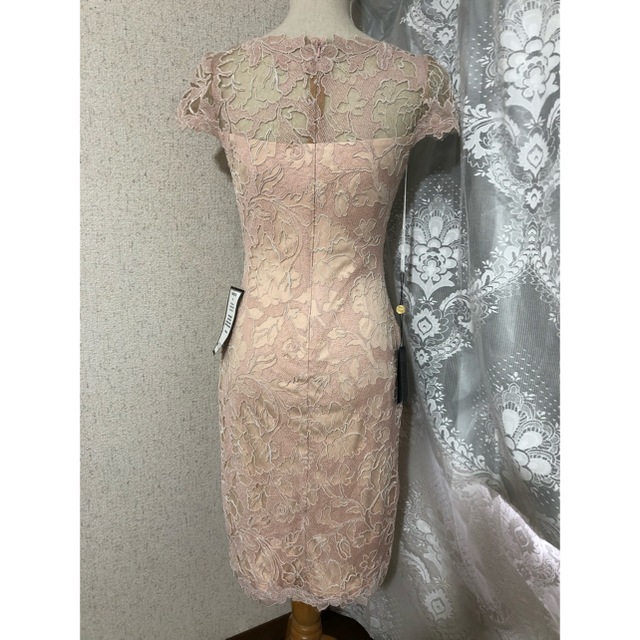 TADASHI SHOJI(タダシショウジ)の２点専用 新品 タダシショージ ワンピース ドレス　総レース　ピンク／ホワイト レディースのワンピース(ひざ丈ワンピース)の商品写真