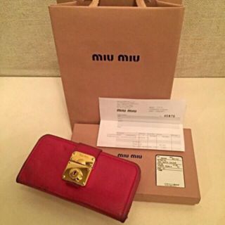 ミュウミュウ(miumiu)の正規品miumiu♡ 長財布 箱あり(財布)