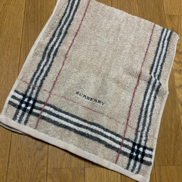 BURBERRY(バーバリー)の★BURBERRY★バーバリー★フェイスタオル インテリア/住まい/日用品の日用品/生活雑貨/旅行(タオル/バス用品)の商品写真