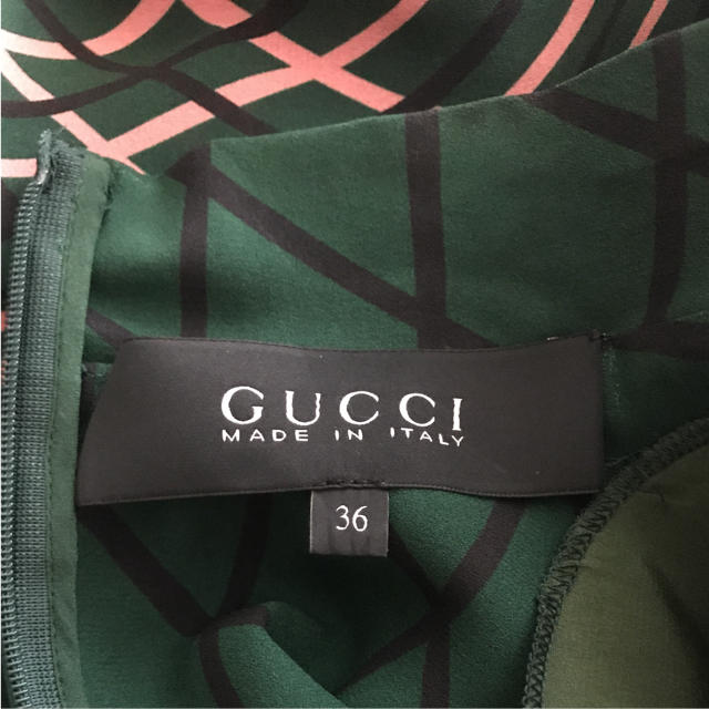 Gucci(グッチ)のGUCCIワンピース レディースのワンピース(ひざ丈ワンピース)の商品写真