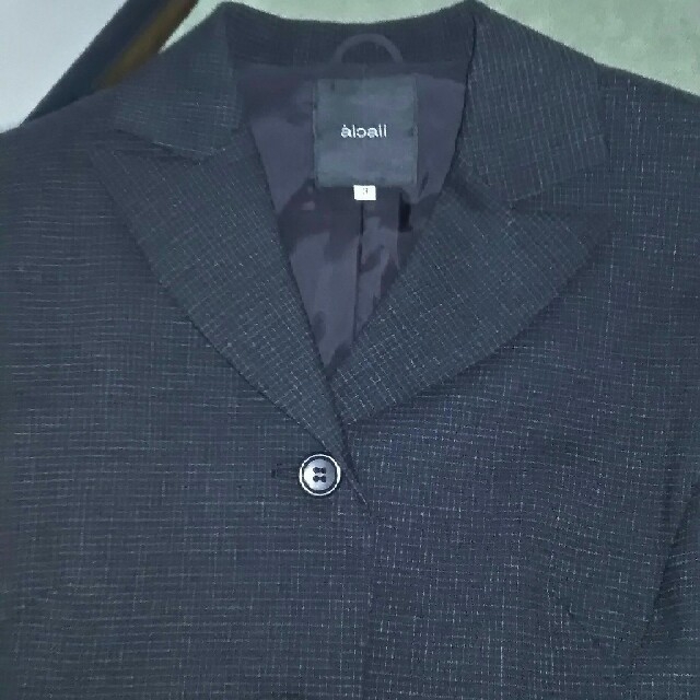 alcali(アルカリ)のalcali　リクルートスーツ (伸縮性シャツグレー付) レディースのフォーマル/ドレス(スーツ)の商品写真