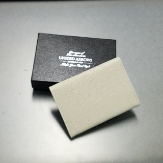 ユナイテッドアローズ(UNITED ARROWS)の【送料込】美品UNITED ARROWS♡名仕入れ♡ベージュ(名刺入れ/定期入れ)