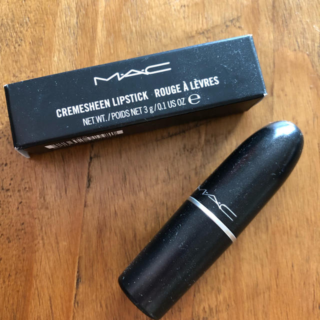 MAC(マック)の新品未使用 MAC リップ ダズンカーネーション コスメ/美容のベースメイク/化粧品(口紅)の商品写真