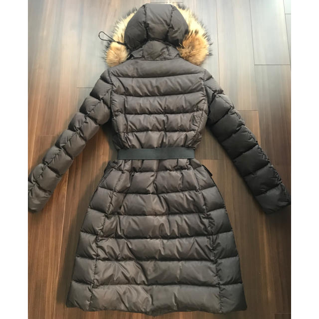 MONCLER(モンクレール)のj17様専用モンクレールクロエ国内直営店30万で購入00XS〜Sブラウン茶美品 レディースのジャケット/アウター(ダウンコート)の商品写真