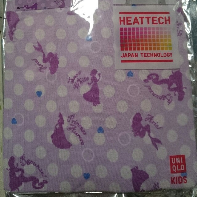 UNIQLO(ユニクロ)のUNIQLO  HEATTECH  クルーネック  130cm キッズ/ベビー/マタニティのキッズ服女の子用(90cm~)(下着)の商品写真