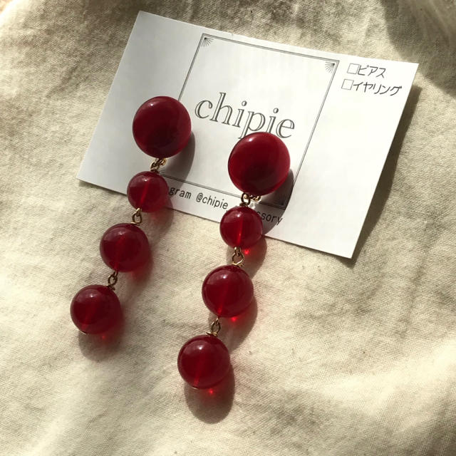 Ameri VINTAGE(アメリヴィンテージ)の再∞販 red ball long pierce /earring ハンドメイドのアクセサリー(ピアス)の商品写真