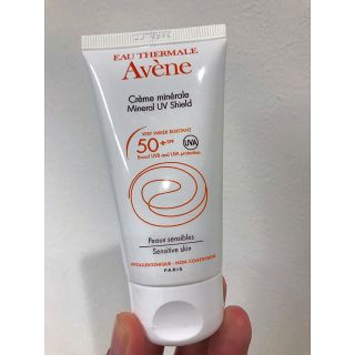 アベンヌ(Avene)の(値下げ)アベンヌミネラルUVシールド(日焼け止め/サンオイル)