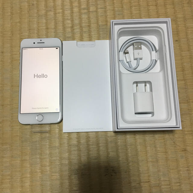 iPhone8 シルバー 64GB docomo