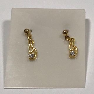 ピアス イニシャルピアス S ロゴピアス 英字ピアス 金 ゴールド(ピアス)