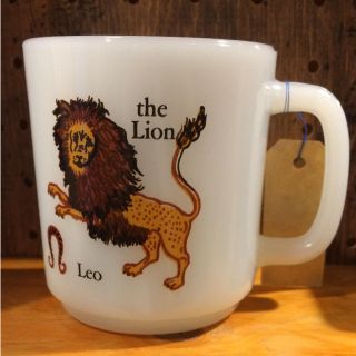 ファイヤーキング(Fire-King)のグラスベイク Leo the Lionマグ 美品(グラス/カップ)