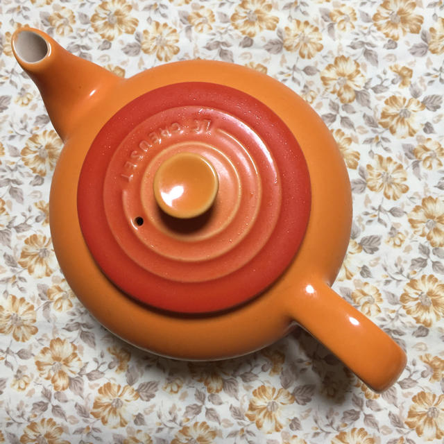 LE CREUSET(ルクルーゼ)のル・クルーゼ ティーポット茶こし付き インテリア/住まい/日用品のキッチン/食器(食器)の商品写真