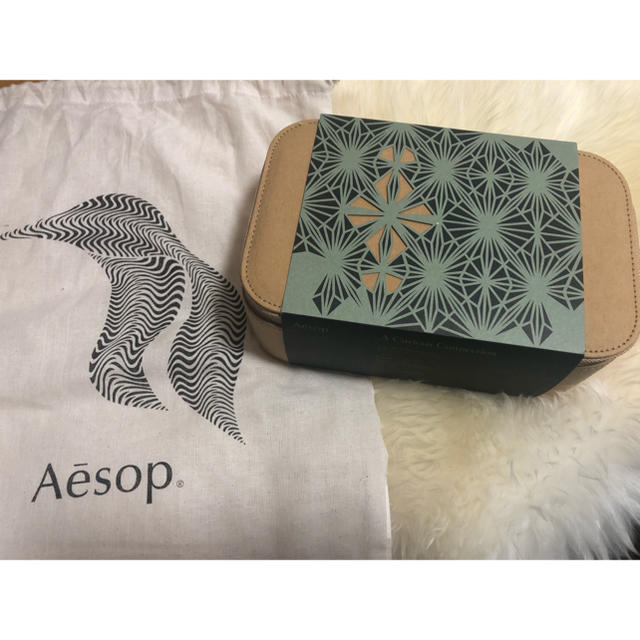 Aesop(イソップ)のイソップ ギフトボックス Aesop コスメ/美容のボディケア(ボディクリーム)の商品写真