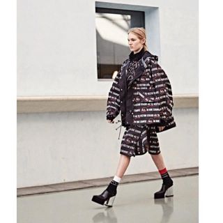 サカイ(sacai)のsacai バレンシアガ ラフシモンズ コムデギャルソン vetements(マウンテンパーカー)