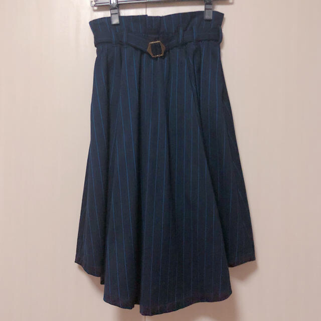 COCO DEAL(ココディール)のココディール  ミモレ丈 タックフレアスカート ストライプ ネイビー レディースのスカート(ロングスカート)の商品写真