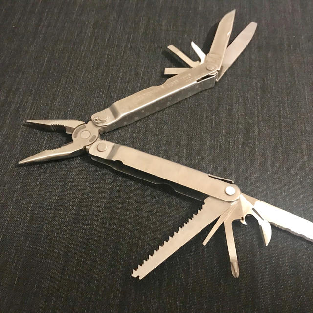 LEATHERMAN(レザーマン)のLEATHERMAN SUPER TOOL PORTLAND スポーツ/アウトドアのアウトドア(その他)の商品写真