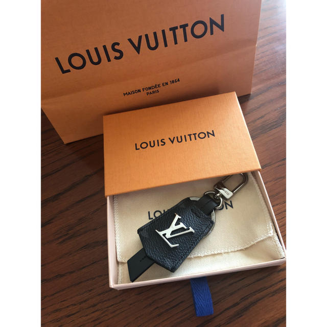 LOUIS VUITTON(ルイヴィトン)の定価約4万円 ヴィトン キーリング メンズのファッション小物(キーケース)の商品写真