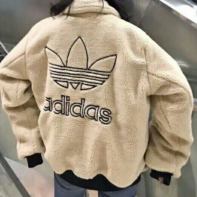 adidas(アディダス)のアディダス　ダウン　両面着れる　冬服 男女通用  レディースのトップス(パーカー)の商品写真