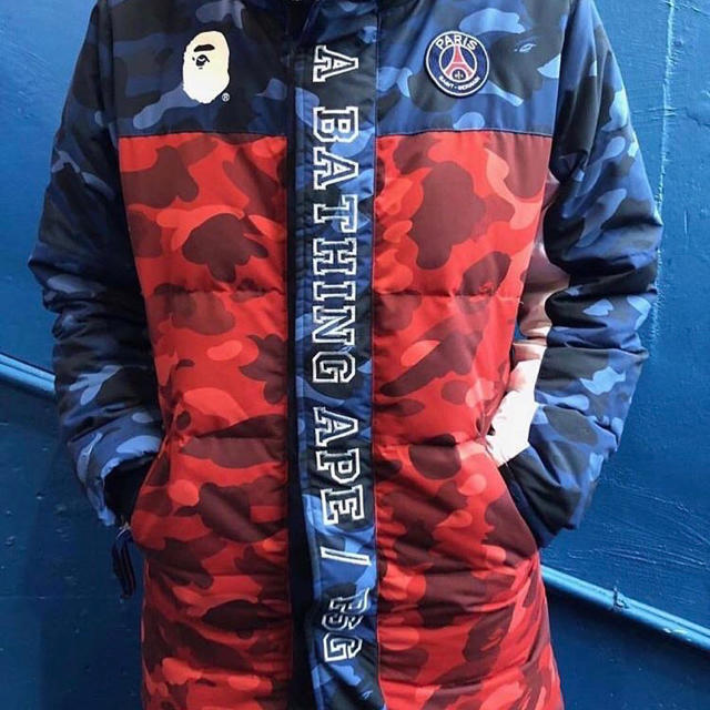 A BATHING APE(アベイシングエイプ)のBAPE X PSG LONG DOWN JACKET Size : XL メンズのジャケット/アウター(ダウンジャケット)の商品写真