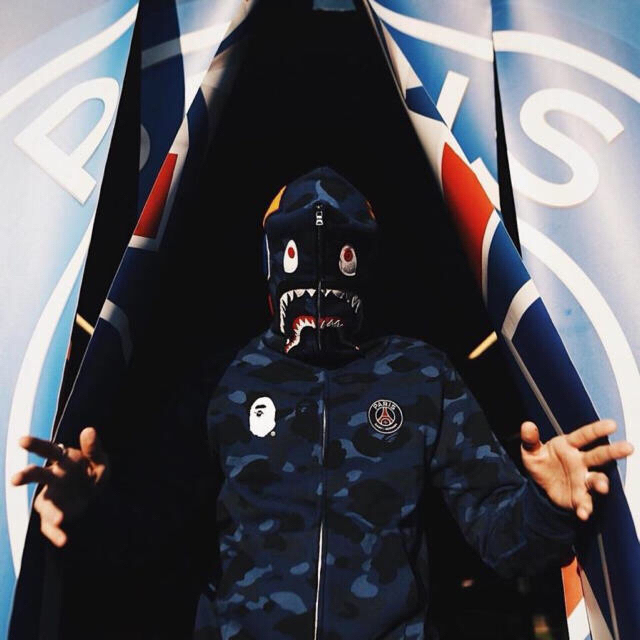 A BATHING APE(アベイシングエイプ)のBAPE X PSG SHARK FULL ZIP HOODIE Size:L メンズのトップス(パーカー)の商品写真