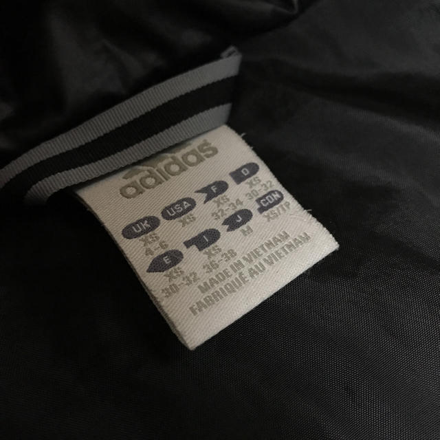 adidas(アディダス)のadidas ダウンジャケット 黒 M  メンズのジャケット/アウター(ダウンジャケット)の商品写真
