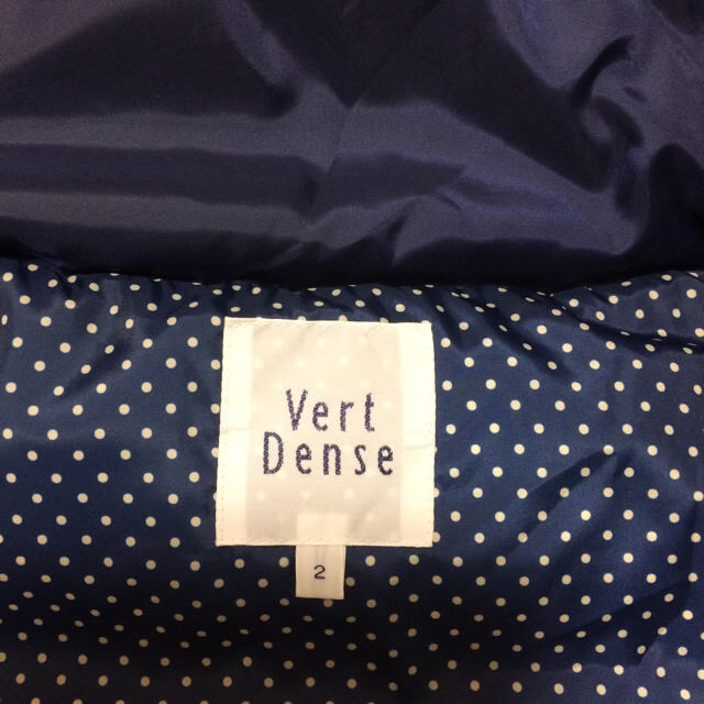Vert Dense(ヴェールダンス)のお値下げ　ほぼ新品 Ｖert Ｄanse ダウンジャケット ネイビー　M  レディースのジャケット/アウター(ダウンジャケット)の商品写真