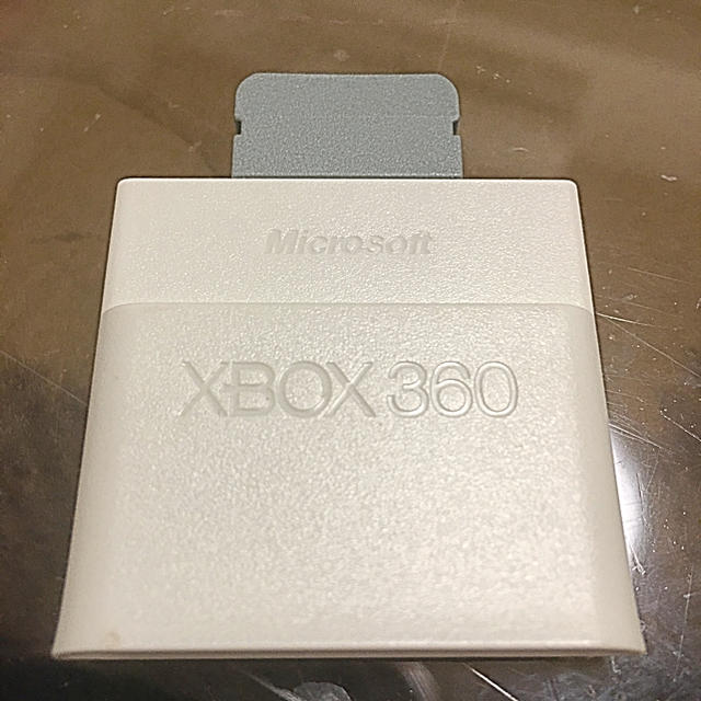 Xbox360(エックスボックス360)のXBOX360 メモリーカード 64MB エンタメ/ホビーのゲームソフト/ゲーム機本体(家庭用ゲーム機本体)の商品写真