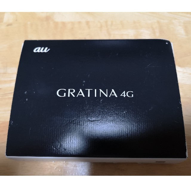 新品 未使用 au GRATINA 4G ブラック スマホ/家電/カメラのスマートフォン/携帯電話(携帯電話本体)の商品写真