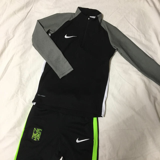 NIKE(ナイキ)のNIKE ナイキ エアロスイフト ドリルトップ ジャージ 値下げしました スポーツ/アウトドアのランニング(ウェア)の商品写真