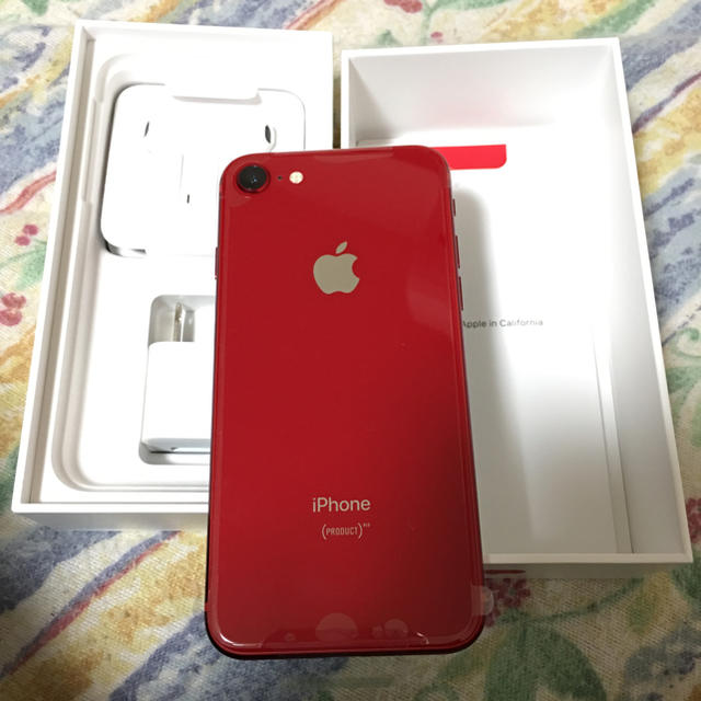 Apple(アップル)の新品・未使用 SIMフリー iPhone8 64GB Red スマホ/家電/カメラのスマートフォン/携帯電話(スマートフォン本体)の商品写真