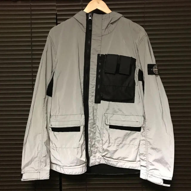 STONE ISLAND(ストーンアイランド)の希少 stone island  リフレクター ジャケット メンズのジャケット/アウター(マウンテンパーカー)の商品写真