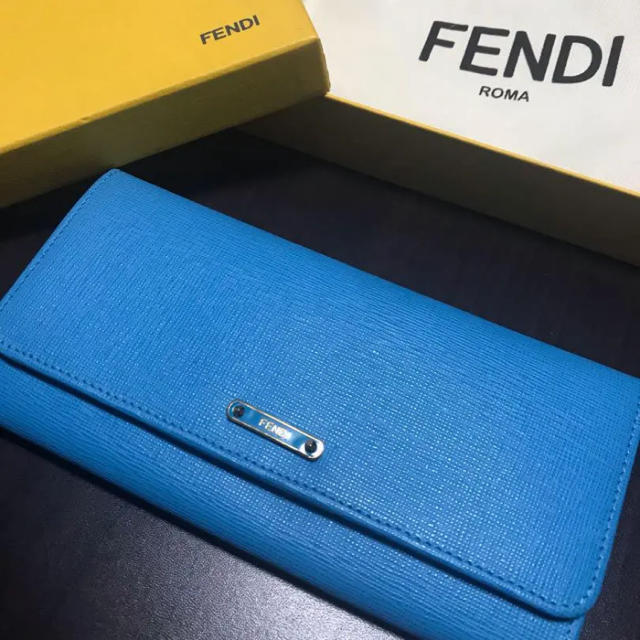 新品 Fendi 長財布　ターコイズブルー