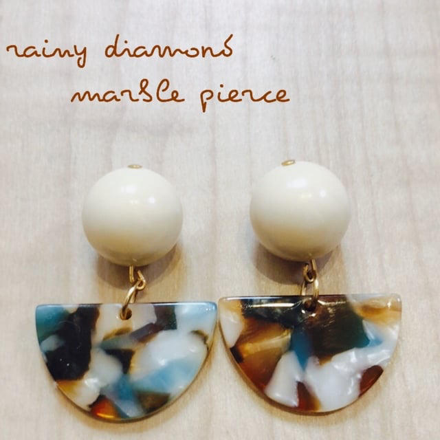 TODAYFUL(トゥデイフル)のmarble pierce♡ ハンドメイドのアクセサリー(ピアス)の商品写真