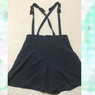 アクシーズファム(axes femme)の黒のビジュー付きショーパン(ショートパンツ)