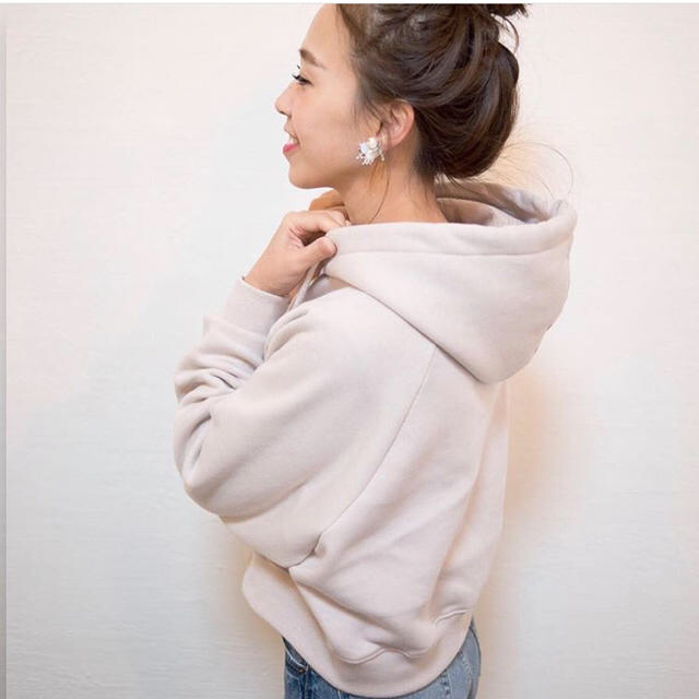 HOWDY hooded sweat レディースのトップス(トレーナー/スウェット)の商品写真