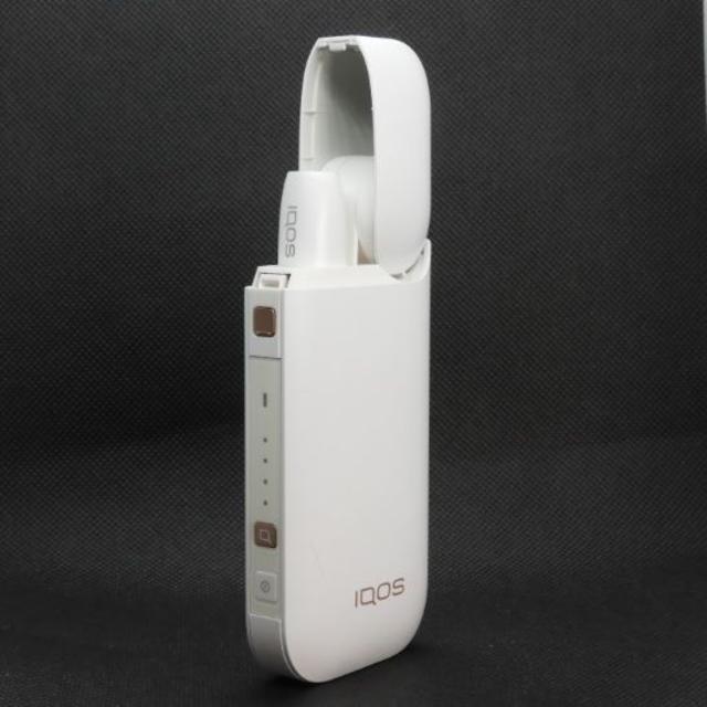 IQOS(アイコス)の【正常稼働リフレッシュ美品】IQOS2.4plusチャージャー&ホルダーW297 メンズのファッション小物(タバコグッズ)の商品写真