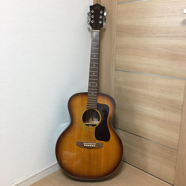 Gibson(ギブソン)の【ビンテージ】 guild F30 SB 1979年OVALピックアップ搭載 楽器のギター(アコースティックギター)の商品写真