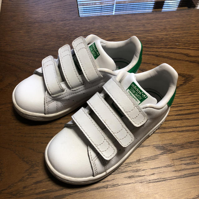 adidas(アディダス)のadidas スタンスミス15センチ キッズ/ベビー/マタニティのキッズ靴/シューズ(15cm~)(スニーカー)の商品写真