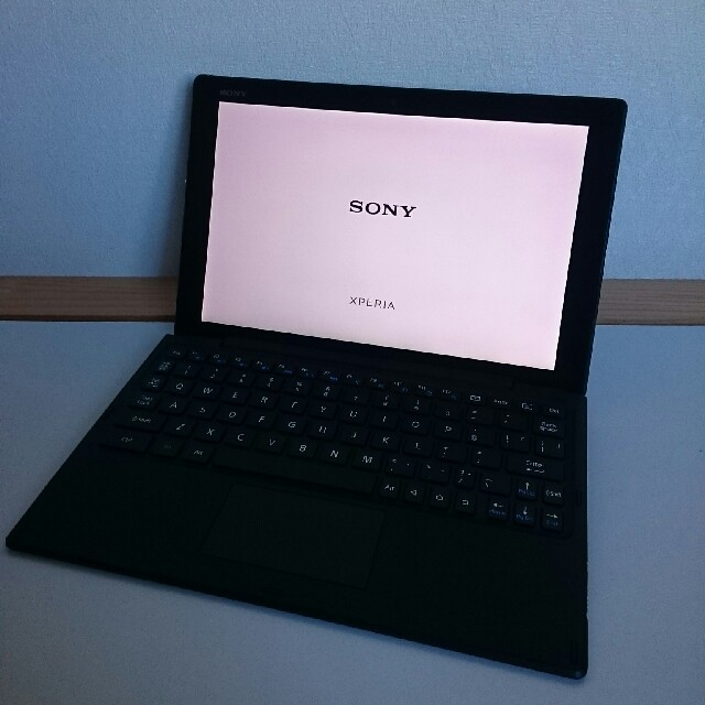 Xperia(エクスペリア)のxperia z4 tablet bkb 50キーボード付き スマホ/家電/カメラのPC/タブレット(タブレット)の商品写真