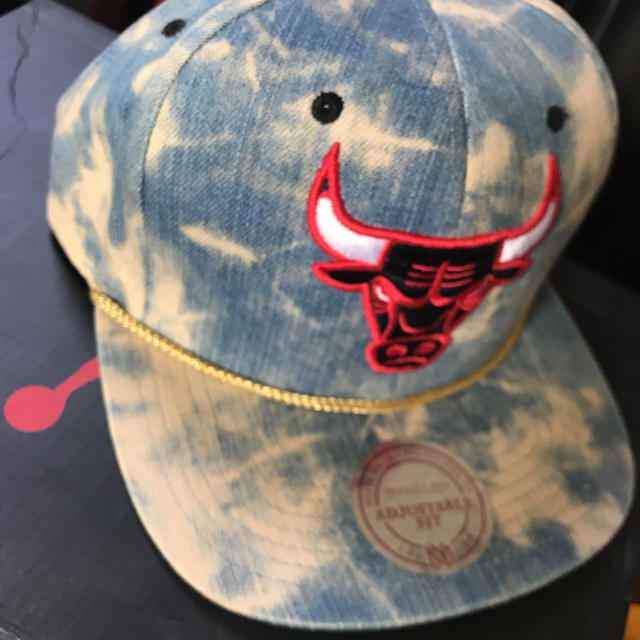 MITCHELL & NESS(ミッチェルアンドネス)のブルズ キャップ スポーツ/アウトドアのスポーツ/アウトドア その他(バスケットボール)の商品写真