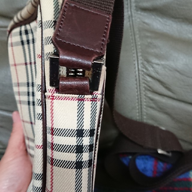 BURBERRY(バーバリー)の本物  バーバリー 斜めかけ ショルダー レディースのバッグ(ショルダーバッグ)の商品写真