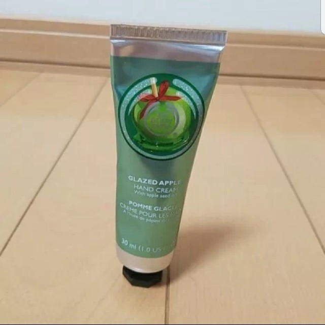 THE BODY SHOP(ザボディショップ)のThe Body Shopハンドクリーム　グレイズドアップル コスメ/美容のボディケア(ハンドクリーム)の商品写真