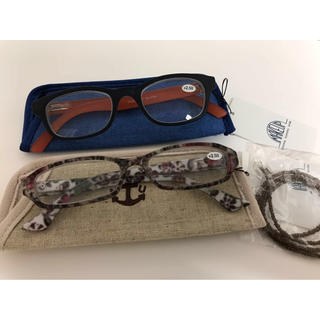 新品●+2.5 老眼鏡 ２本セット●ケース付き●メガネチェーンおまけ付 シンプル(サングラス/メガネ)