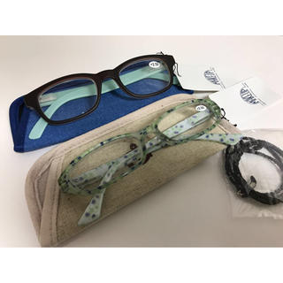新品●+2.5 老眼鏡 ２本セット●ケース付き●メガネチェーンおまけ付★シンプル(サングラス/メガネ)